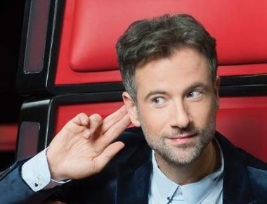 The Voice: Γιατί ο Κ.Μαραβέγιας έβγαλε τα παπούτσια της 16χρονης διαγωνιζόμενης; (φωτό)